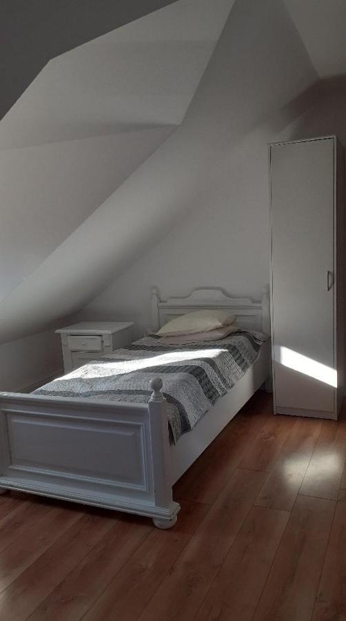 Appartement Mroczkowka à Debowiec  Extérieur photo